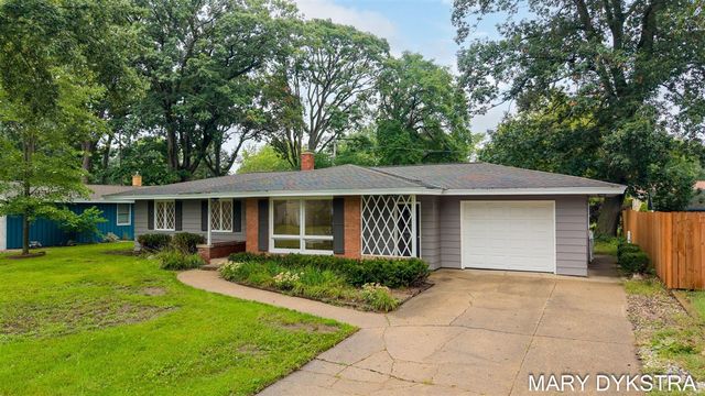 409 W Lakewood Boulevard, Holland, MI 49424