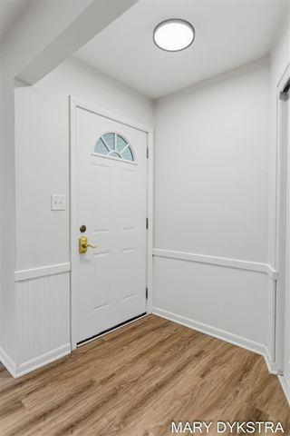 409 W Lakewood Boulevard, Holland, MI 49424