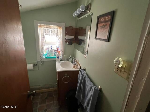323 Oakhurst Street, Troy, NY 12182