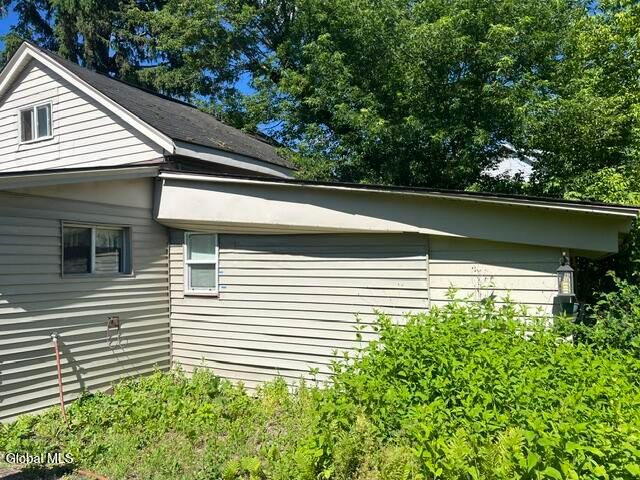 323 Oakhurst Street, Troy, NY 12182