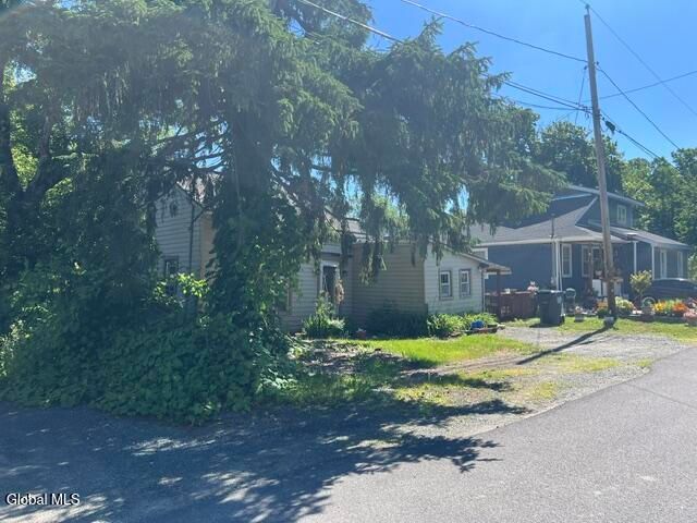 323 Oakhurst Street, Troy, NY 12182