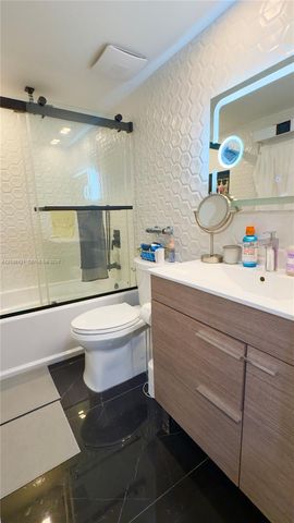 2845 NE 185th Street 908, Aventura, FL 33180