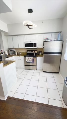 2845 NE 185th Street 908, Aventura, FL 33180