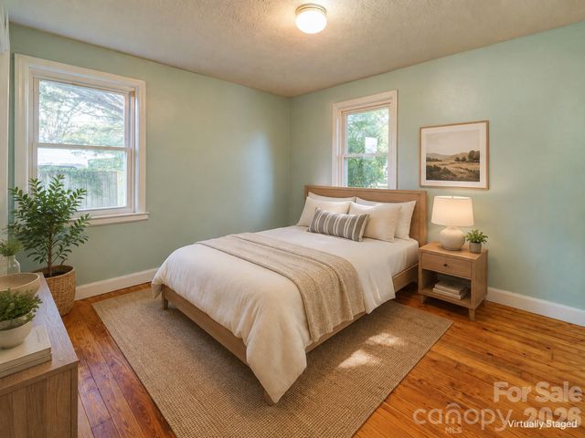 4 La Rue Street, Asheville, NC 28806