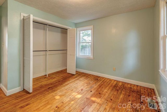 4 La Rue Street, Asheville, NC 28806