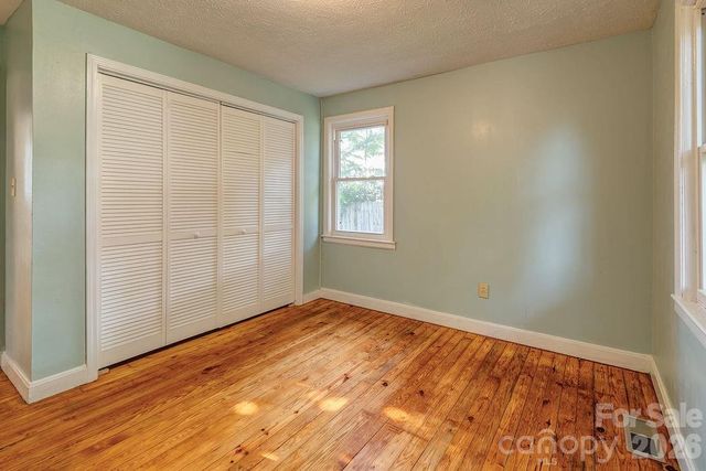 4 La Rue Street, Asheville, NC 28806