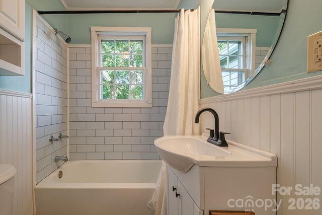 4 La Rue Street, Asheville, NC 28806