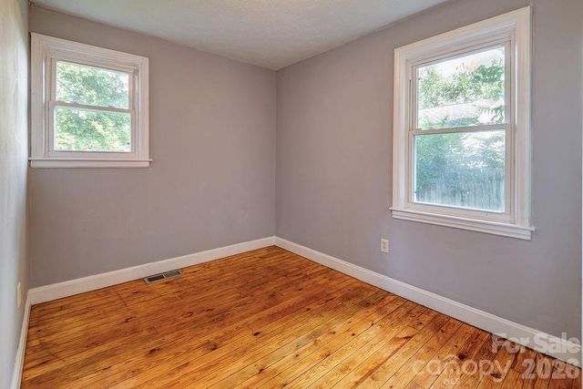 4 La Rue Street, Asheville, NC 28806