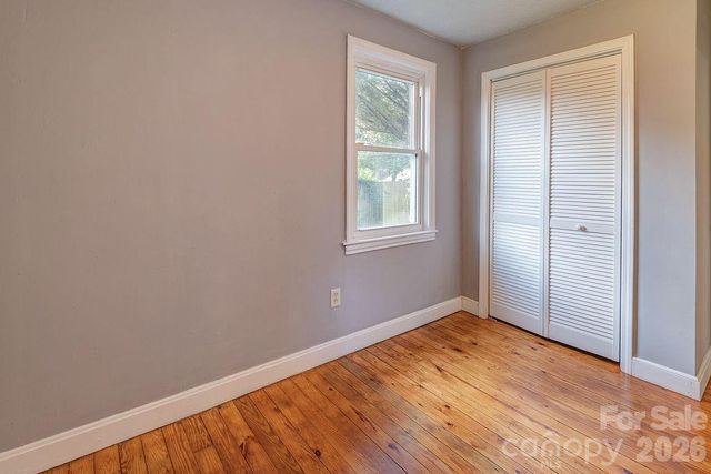 4 La Rue Street, Asheville, NC 28806