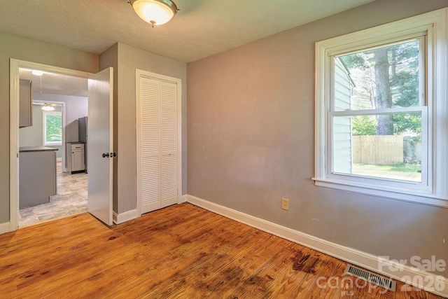 4 La Rue Street, Asheville, NC 28806