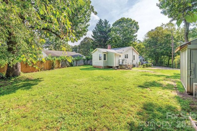 4 La Rue Street, Asheville, NC 28806