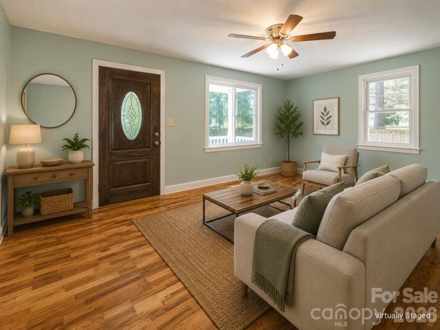 4 La Rue Street, Asheville, NC 28806