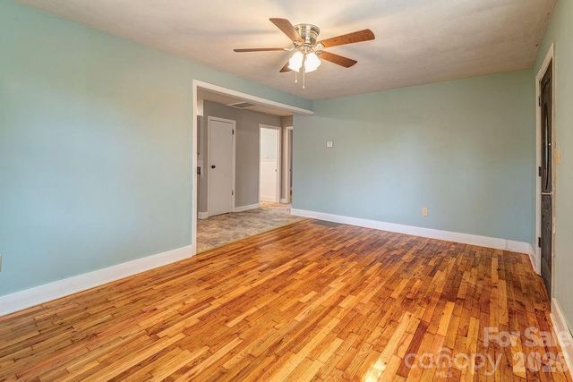 4 La Rue Street, Asheville, NC 28806