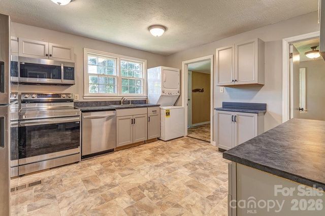 4 La Rue Street, Asheville, NC 28806