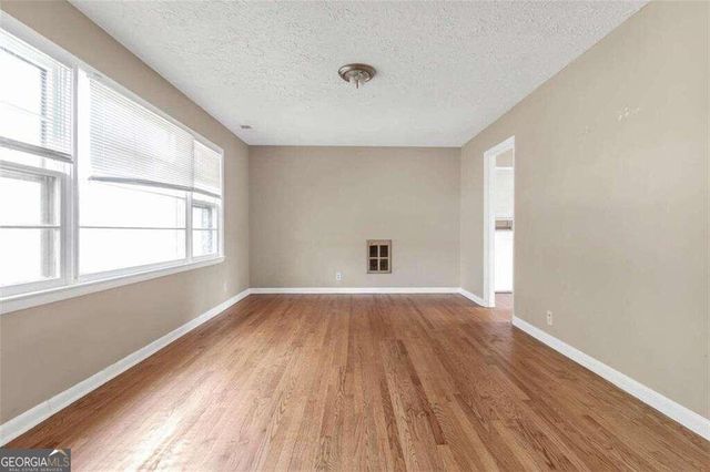 1324 N Hicks Circle, Conyers, GA 30012