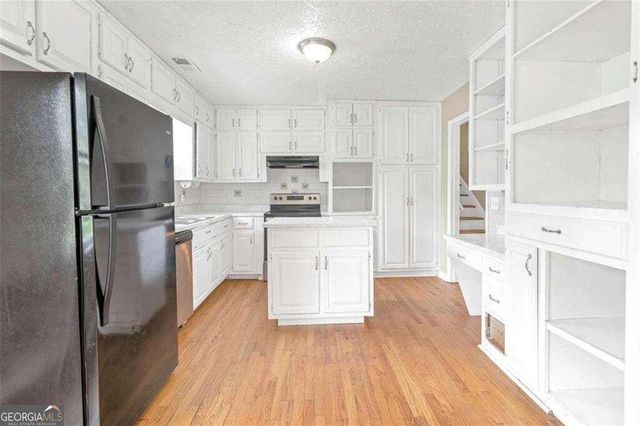 1324 N Hicks Circle, Conyers, GA 30012