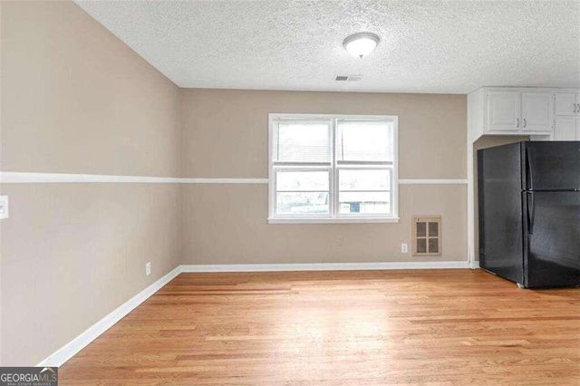 1324 N Hicks Circle, Conyers, GA 30012