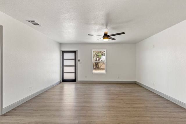 5619 Lake Granbury Trail, Granbury, TX 76048