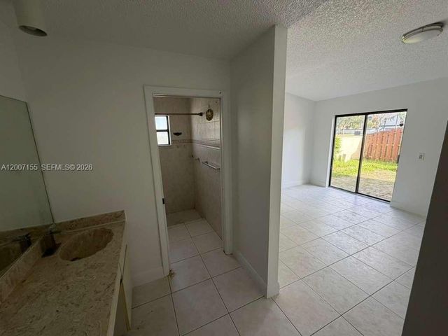 17317 NW 63rd Ave, Hialeah, FL 33015