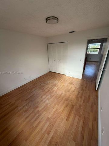 17317 NW 63rd Ave, Hialeah, FL 33015