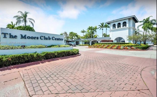 17317 NW 63rd Ave, Hialeah, FL 33015