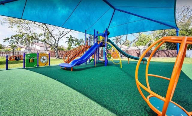 17317 NW 63rd Ave, Hialeah, FL 33015