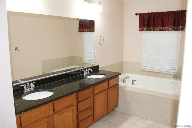 51157 MAYFAIR, Novi, MI 48374