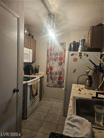 3976 Colors Court 40, Las Vegas, NV 89103