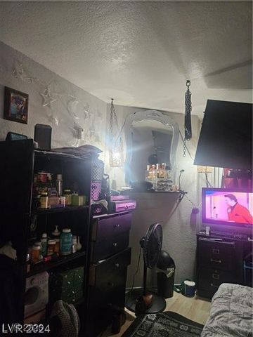 3976 Colors Court 40, Las Vegas, NV 89103