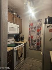 3976 Colors Court 40, Las Vegas, NV 89103