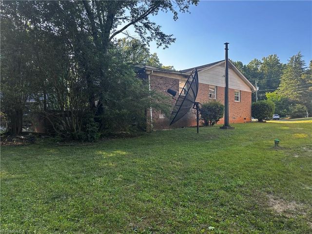 3708 Whitfield Court, Winston-salem, NC 27105