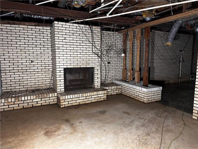 3708 Whitfield Court, Winston-salem, NC 27105