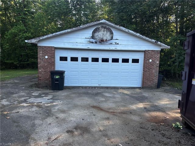 3708 Whitfield Court, Winston-salem, NC 27105