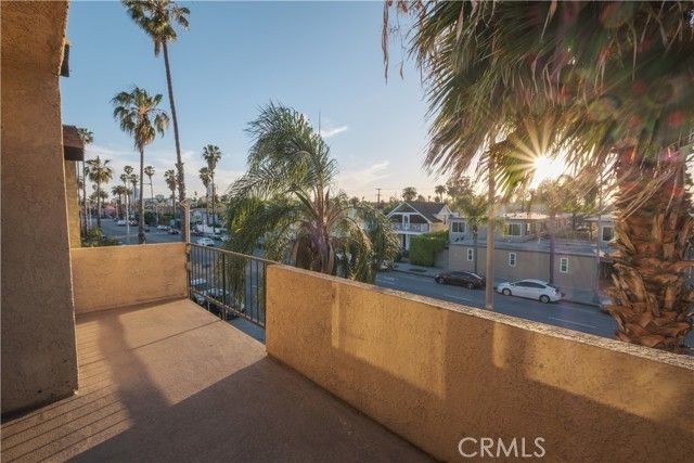 1140 Pacific Ave 20, Long Beach, CA 90813