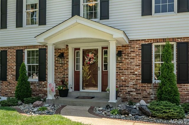 14246 Cypress Hill Drive, Chesterfield, MO 63017