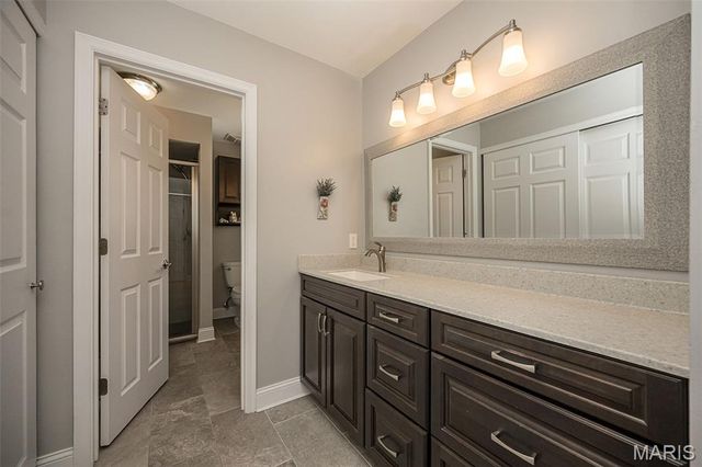 14246 Cypress Hill Drive, Chesterfield, MO 63017