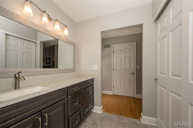 14246 Cypress Hill Drive, Chesterfield, MO 63017
