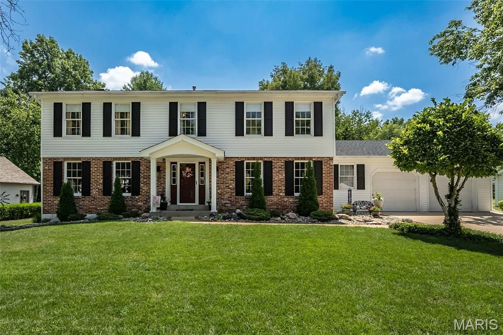 14246 Cypress Hill Drive, Chesterfield, MO 63017