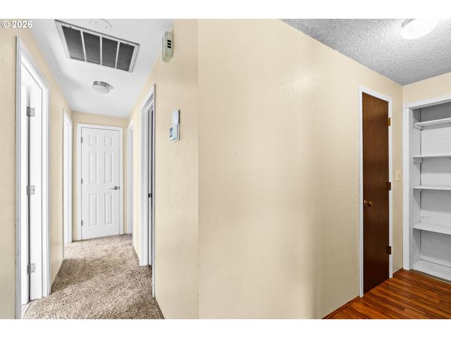 2248 LA CANADA Dr, Roseburg, OR 97470