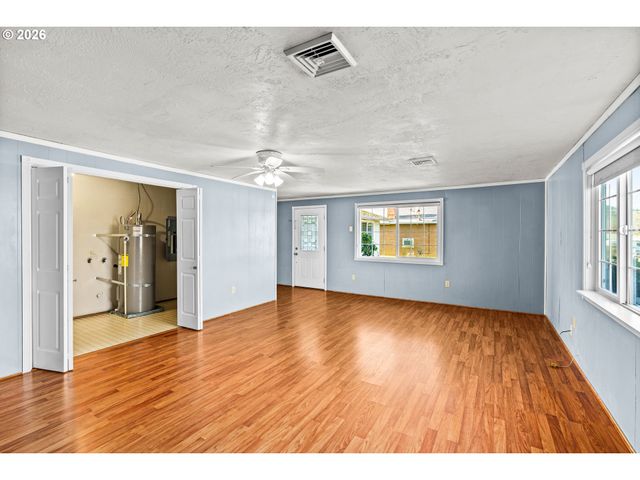 2248 LA CANADA Dr, Roseburg, OR 97470