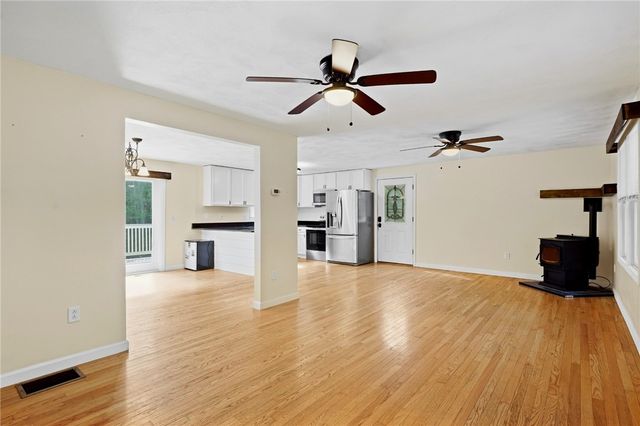 42 Tiffany Road, Coventry, RI 02816