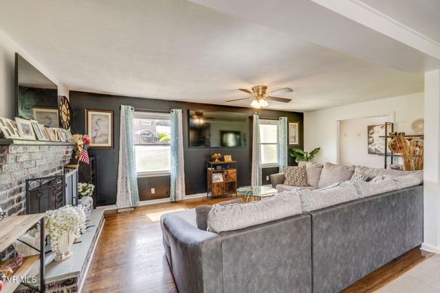 128 Adrian Drive, Kingsport, TN 37664