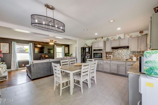 128 Adrian Drive, Kingsport, TN 37664