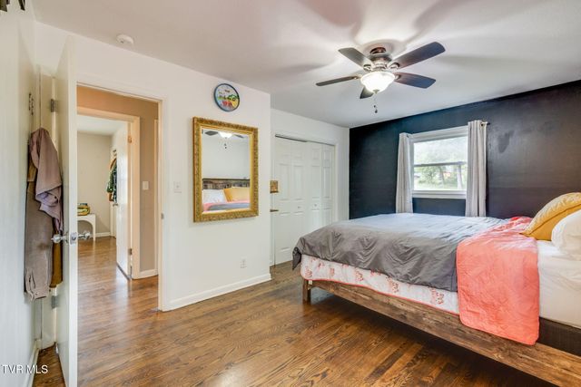 128 Adrian Drive, Kingsport, TN 37664