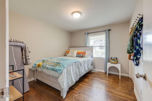 128 Adrian Drive, Kingsport, TN 37664