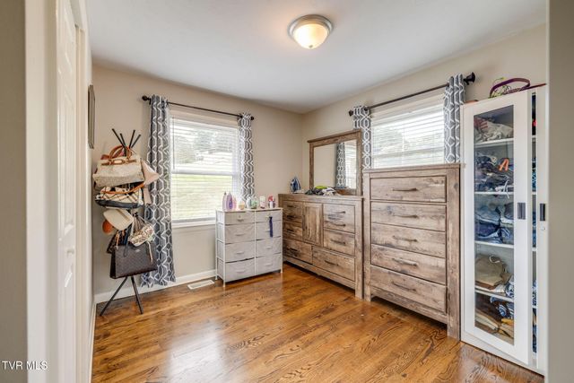 128 Adrian Drive, Kingsport, TN 37664