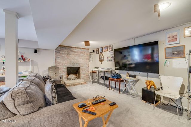 128 Adrian Drive, Kingsport, TN 37664
