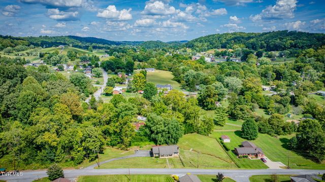 128 Adrian Drive, Kingsport, TN 37664