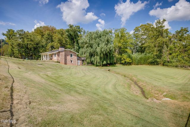 128 Adrian Drive, Kingsport, TN 37664