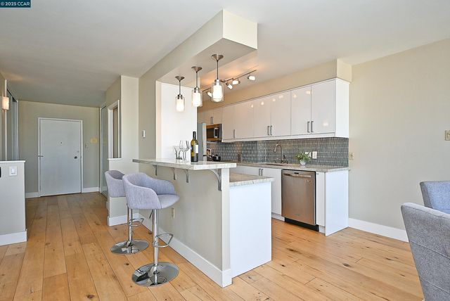 1555 Lakeside Drive 184, Oakland, CA 94612